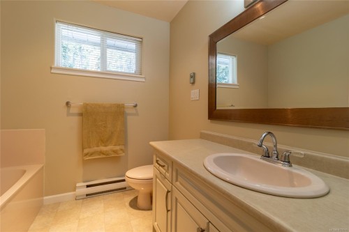 3721 Rum Rd, Pender Island, BC 
