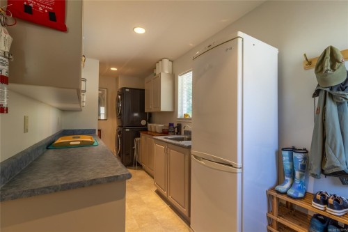3721 Rum Rd, Pender Island, BC 