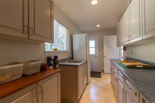 3721 Rum Rd, Pender Island, BC 
