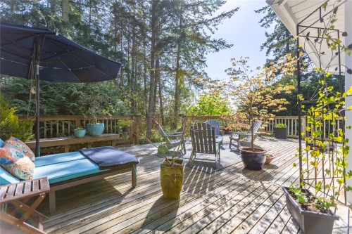3721 Rum Rd, Pender Island, BC 