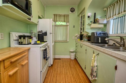 90 Obed Ave, Saanich, BC 