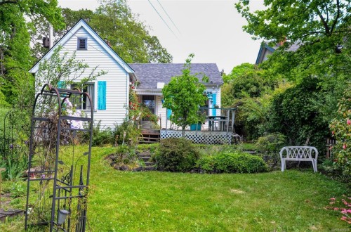 90 Obed Ave, Saanich, BC 