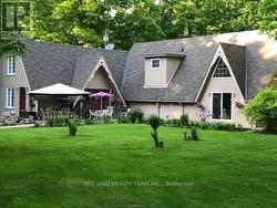 100 BRIDLE PATH  East Gwillimbury, ON L0G 1V0