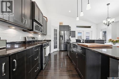 222 Fawcett Crescent, Saskatoon, SK - Indoor Photo Showing Kitchen With Upgraded Kitchen