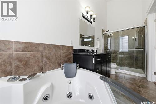 222 Fawcett Crescent, Saskatoon, SK - Indoor Photo Showing Bathroom