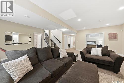 222 Fawcett Crescent, Saskatoon, SK - Indoor Photo Showing Living Room