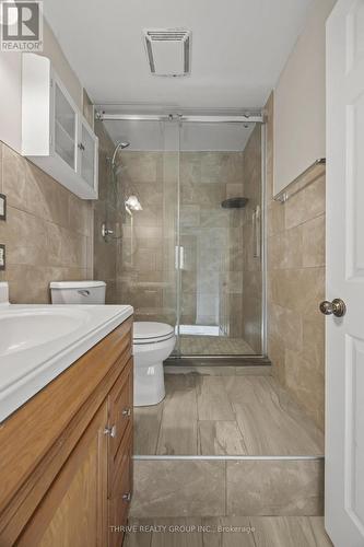 2 - 329 Thompson Road, London South (South I), ON - Indoor Photo Showing Bathroom