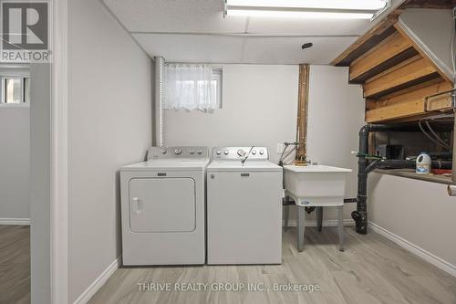 2 - 329 Thompson Road, London South (South I), ON - Indoor Photo Showing Laundry Room