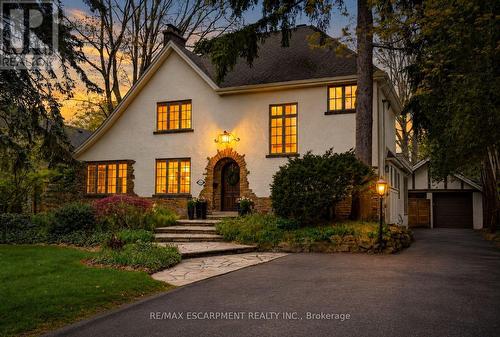 3081 Balmoral Avenue, Burlington, ON - Outdoor