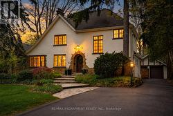 3081 BALMORAL AVENUE  Burlington, ON L7N 1E5