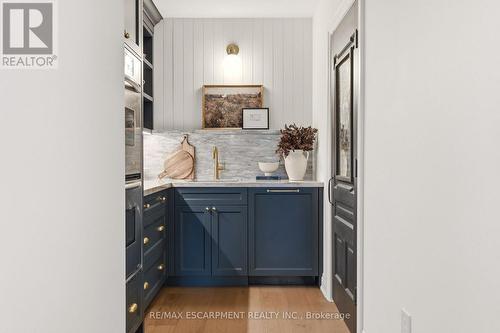 3081 Balmoral Avenue, Burlington, ON - Indoor