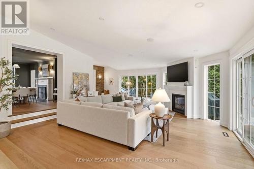 3081 Balmoral Avenue, Burlington, ON - Indoor Photo Showing Living Room With Fireplace
