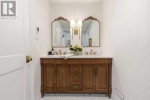 3081 Balmoral Avenue, Burlington, ON - Indoor Photo Showing Bathroom