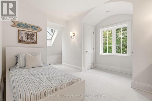 3081 Balmoral Avenue, Burlington, ON - Indoor Photo Showing Bedroom