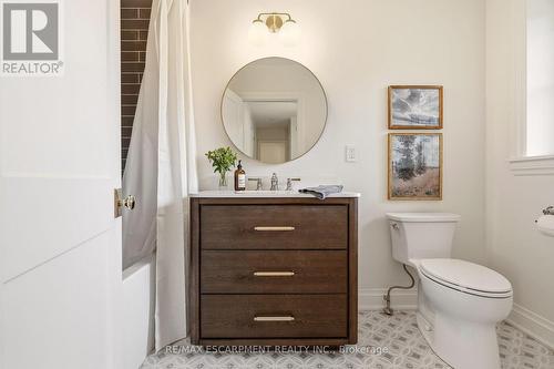 3081 Balmoral Avenue, Burlington, ON - Indoor Photo Showing Bathroom