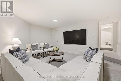 3081 Balmoral Avenue, Burlington, ON - Indoor Photo Showing Living Room
