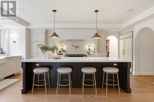3081 Balmoral Avenue, Burlington, ON - Indoor Photo Showing Kitchen With Upgraded Kitchen