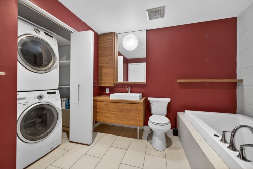 Salle de lavage - 207-1000 Boul. René-Lévesque E., Montréal (Ville-Marie), QC - Indoor Photo Showing Laundry Room