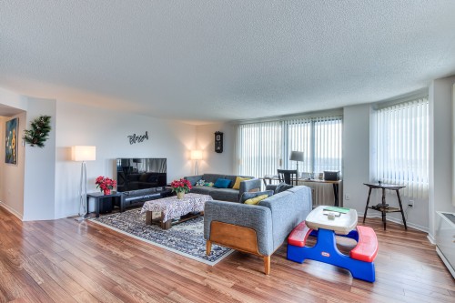 Salon - 702-7 Boul. Simard, Saint-Lambert, QC - Indoor Photo Showing Living Room
