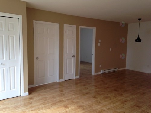 Salon - 312 Rue Champlain, Salaberry-De-Valleyfield, QC - Indoor Photo Showing Other Room