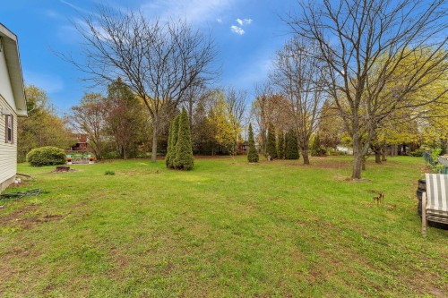 Cour - 3 Rue Bernard, Brownsburg-Chatham, QC - Outdoor