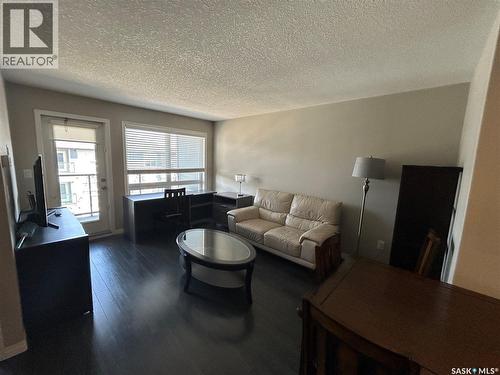 2308 104 Willis Crescent, Saskatoon, SK - Indoor Photo Showing Living Room