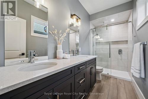 50 Faith Drive, Mapleton, ON - Indoor Photo Showing Bathroom