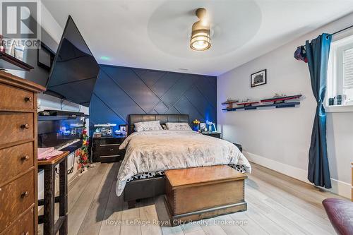 50 Faith Drive, Mapleton, ON - Indoor Photo Showing Bedroom