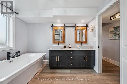 50 Faith Drive, Mapleton, ON - Indoor Photo Showing Bathroom