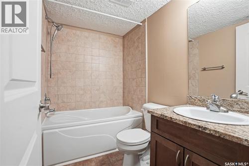 106 254 Pinehouse Place, Saskatoon, SK - Indoor Photo Showing Bathroom