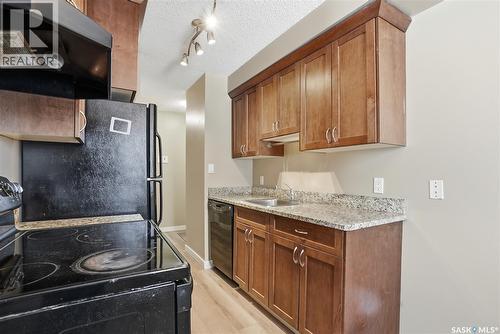 106 254 Pinehouse Place, Saskatoon, SK - Indoor Photo Showing Kitchen