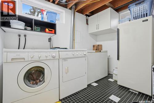 35 Harrison Crescent, Saskatoon, SK - Indoor Photo Showing Laundry Room