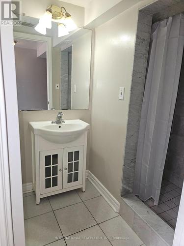 3602 Dunrankin Drive, Mississauga, ON - Indoor Photo Showing Bathroom