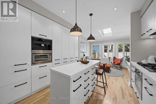27 Gilmour Street, Ottawa, ON - Indoor Photo Showing Kitchen With Upgraded Kitchen