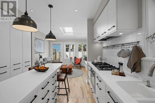 27 Gilmour Street, Ottawa, ON - Indoor Photo Showing Kitchen