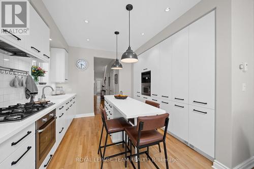 27 Gilmour Street, Ottawa, ON - Indoor Photo Showing Kitchen With Upgraded Kitchen
