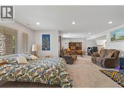 FAMILY ROOM SUITE - 