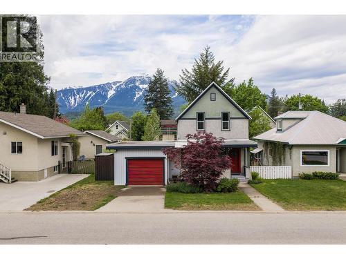 811 Second Street W  Revelstoke, BC V0E 2S0