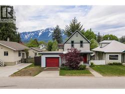 811 Second Street W  Revelstoke, BC V0E 2S0