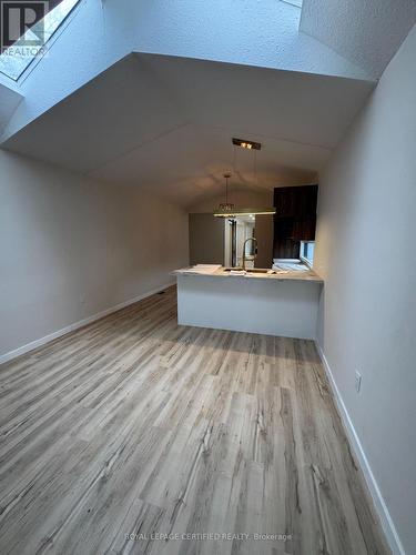 5759 ROBINSON STREET  Niagara Falls, ON L2G 2B3