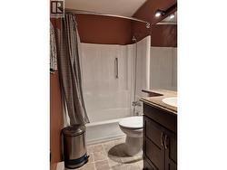 Main bathroom - 