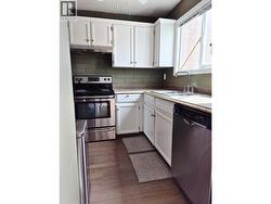 Kitchen to the right - 