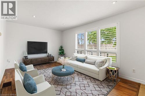 51 Metcalfe Crescent Unit# C, Brantford, ON - Indoor Photo Showing Living Room