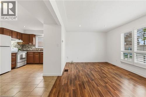 51 Metcalfe Crescent Unit# C, Brantford, ON - Indoor Photo Showing Kitchen