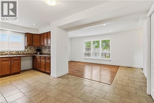 51 Metcalfe Crescent Unit# C, Brantford, ON - Indoor Photo Showing Kitchen