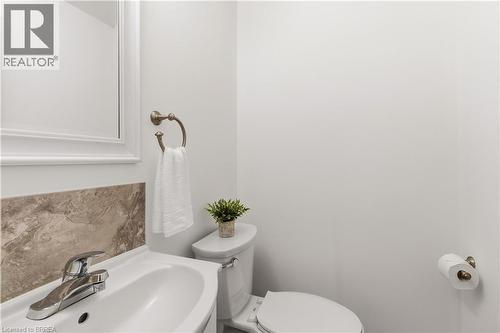 51 Metcalfe Crescent Unit# C, Brantford, ON - Indoor Photo Showing Bathroom