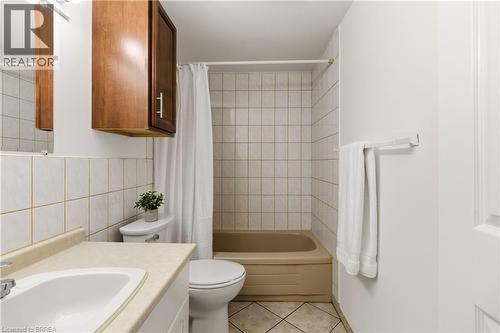 51 Metcalfe Crescent Unit# C, Brantford, ON - Indoor Photo Showing Bathroom