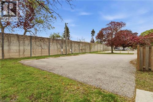 51 Metcalfe Crescent Unit# C, Brantford, ON - Outdoor
