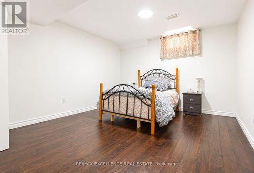 5 Castlegate Boulevard, Brampton, ON - Indoor Photo Showing Bedroom