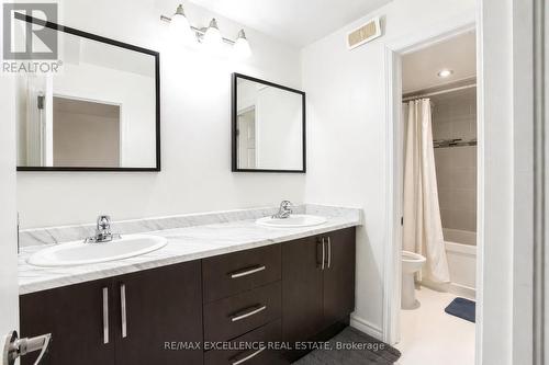 5 Castlegate Boulevard, Brampton, ON - Indoor Photo Showing Bathroom